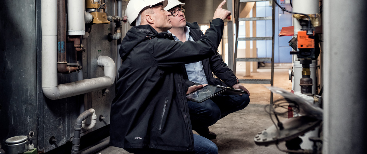Erhvervsfotografering med fokus på autoritet og professionelt nærvær.